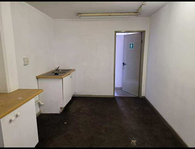 394M² MINI FACTORY TO LET IN KYA SANDS